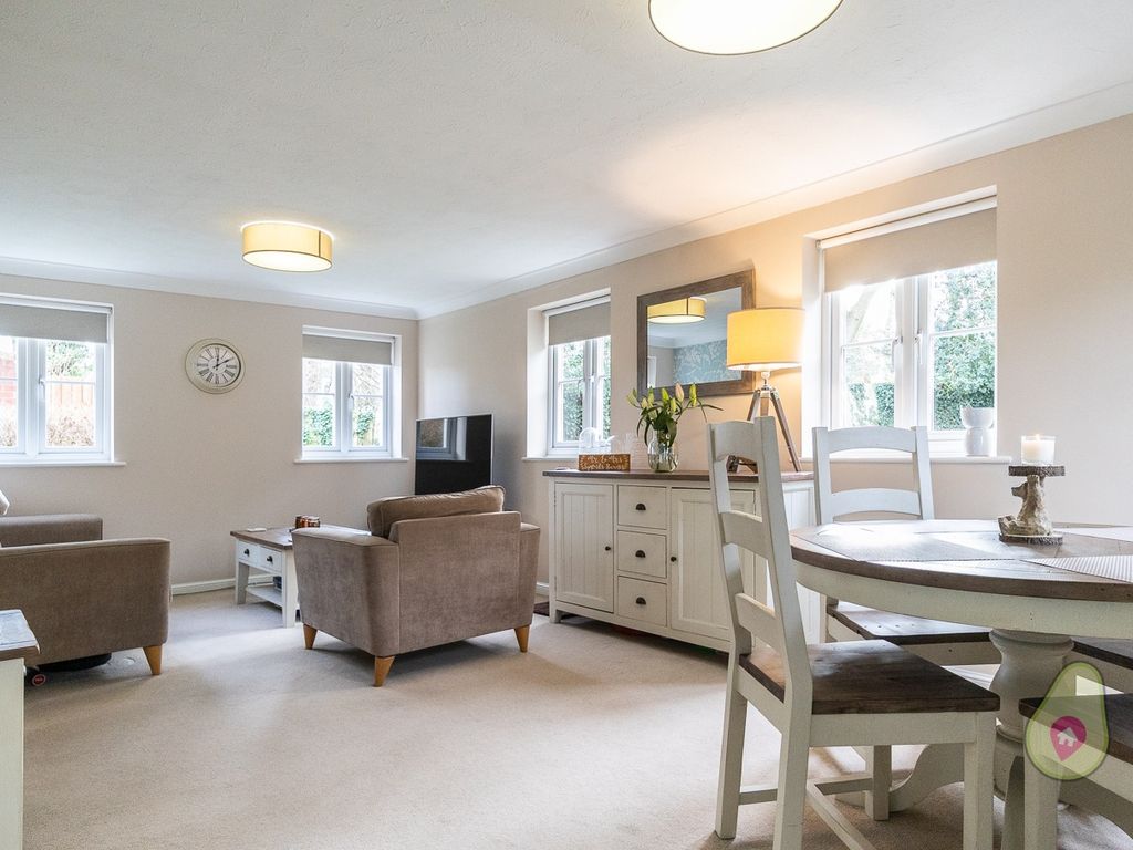 2 bed for sale in Hitherhooks Hill, Temple Park, Binfield
