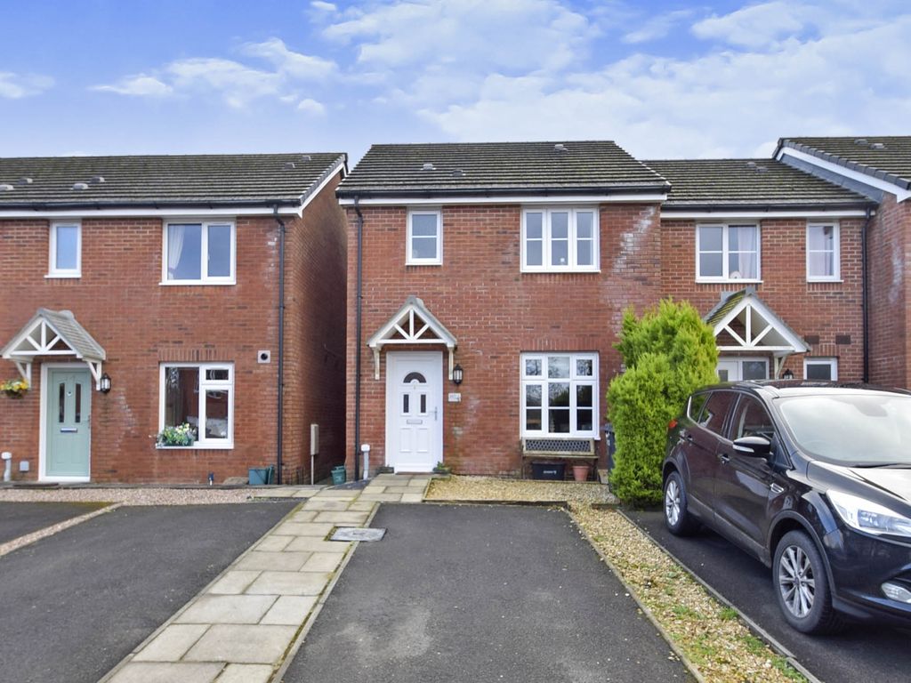 3 bed semidetached house for sale in Dol Y Dderwen, Ammanford SA18
