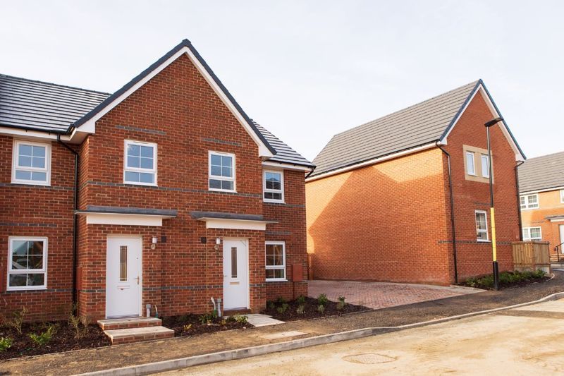 3 bed semidetached house to rent in Magnolia Drive, Blakelaw