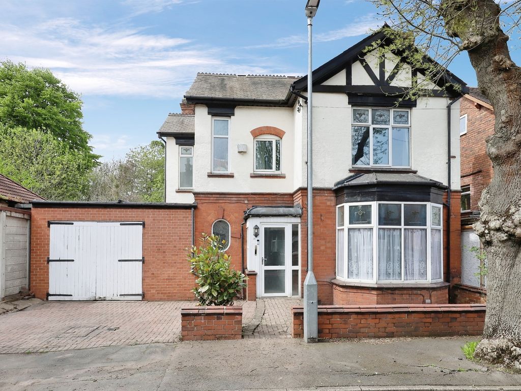 4 bed detached house for sale in Elm Avenue, Bilston WV14, £400,000
