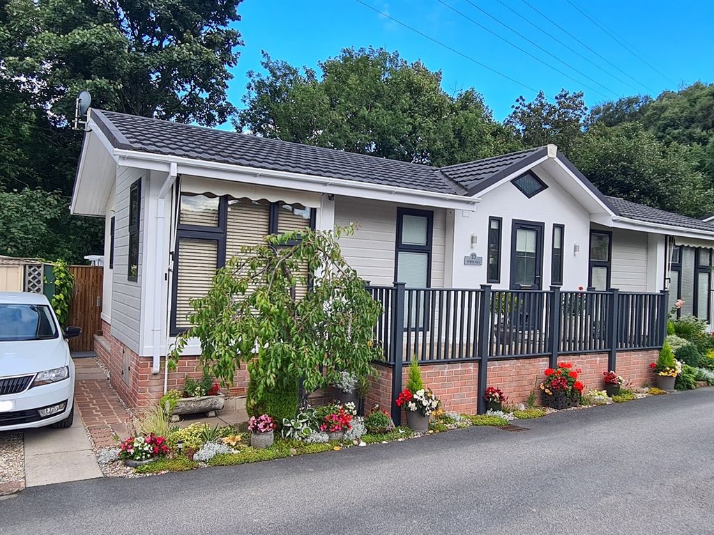 2 bed mobile/park home for sale in Goit Stock Lane, Harden, Bingley