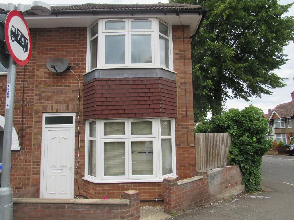 2 bed property to rent in Balfour Road, Northampton NN2 Zoopla