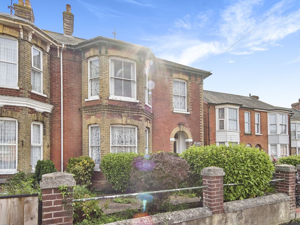 4 bed semidetached house for sale in Carisbrooke Road, Newport, Isle