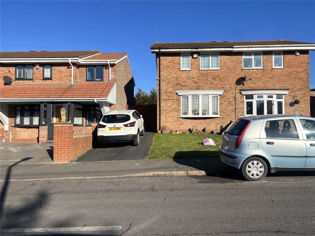 2 bed semidetached house to rent in Temple Way, Tividale, Oldbury