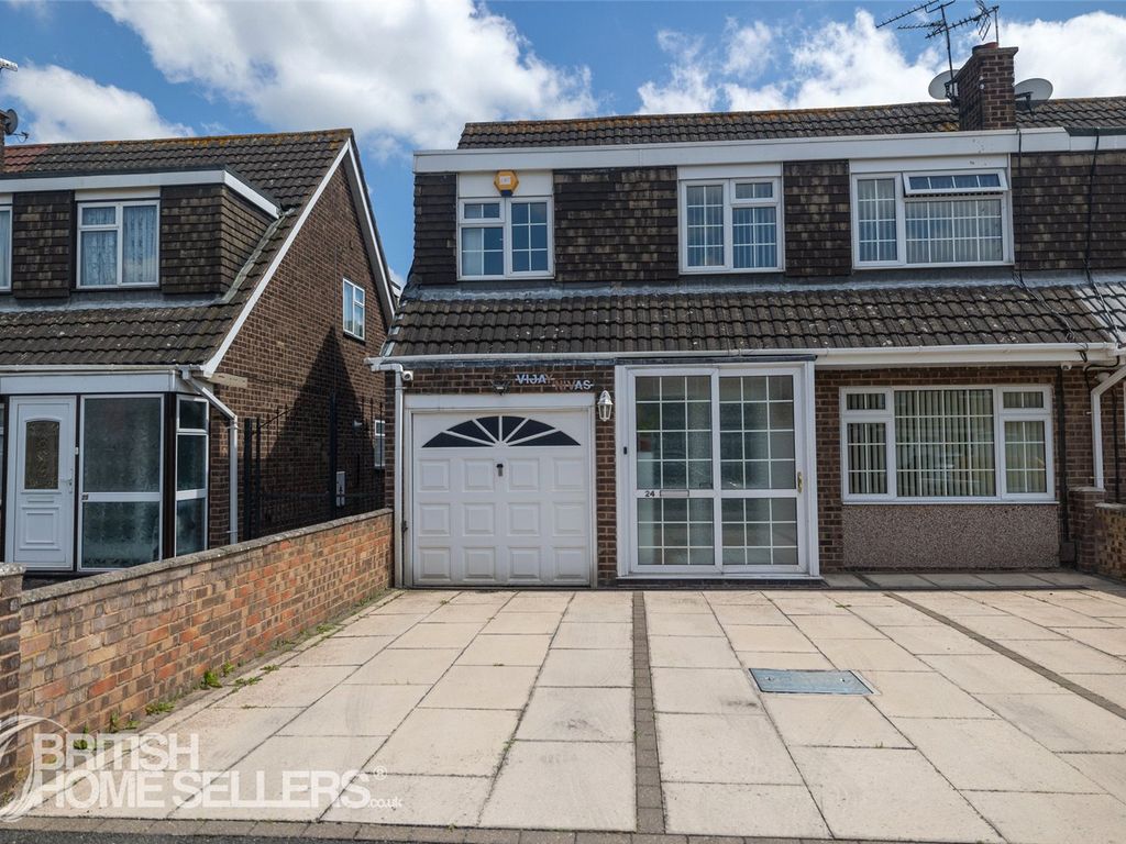 5 bed semidetached house for sale in Locke Avenue, Leicester