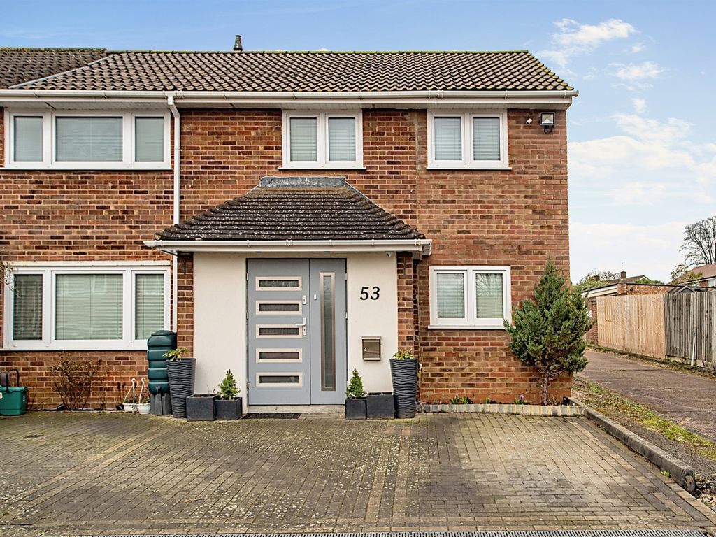 4 bed end terrace house for sale in Howards Drive, Hemel Hempstead HP1 Zoopla