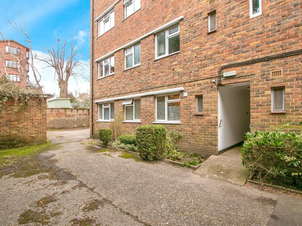 2 bed flat for sale in Poole Road, Branksome, Poole BH12, £190,000 Zoopla