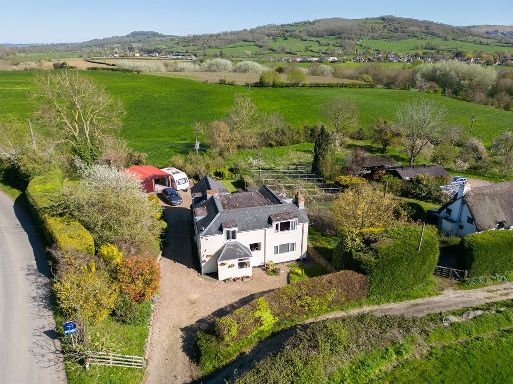 4 bed detached house for sale in Woolstone, Cheltenham, Gloucestershire