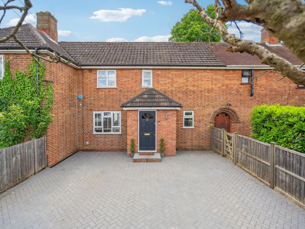 3 bed terraced house for sale in Lovel End, Chalfont St Peter