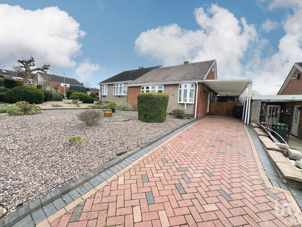 2 bed semidetached bungalow for sale in Fallowfield Road, Walsall WS5