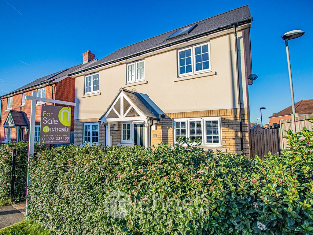 4 bed detached house for sale in Coggeshall Road, Braintree CM7, £