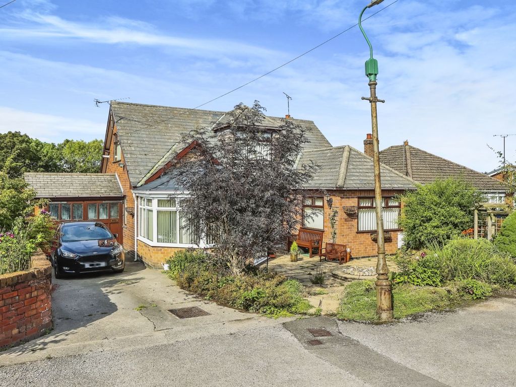 3 bed detached bungalow for sale in Station Lane, Crosshill, Codnor