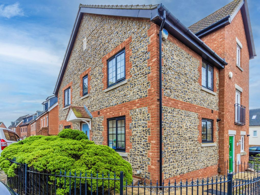 3 bed semidetached house for sale in Poppy Close, Cringleford NR4, £275,000 Zoopla