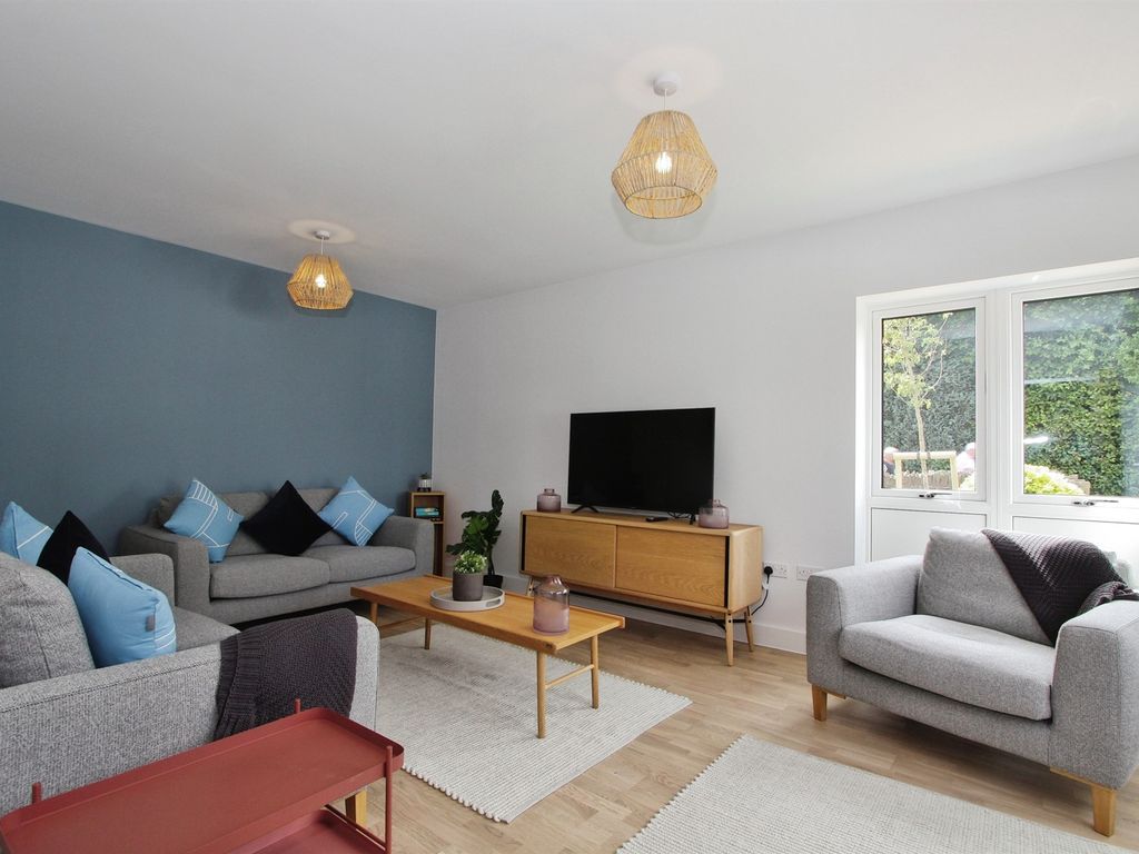 New home, 3 bed semidetached house for sale in Malmains Drive