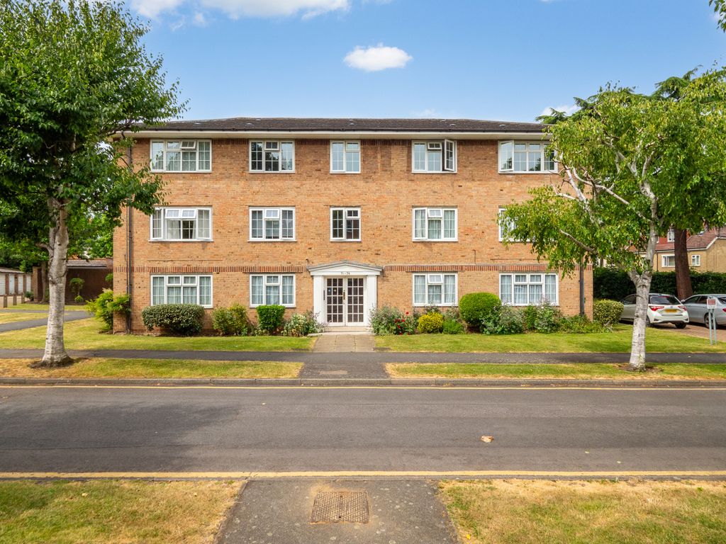 2 bed flat for sale in Robin Hood Lane, Sutton SM1, £300,000 Zoopla