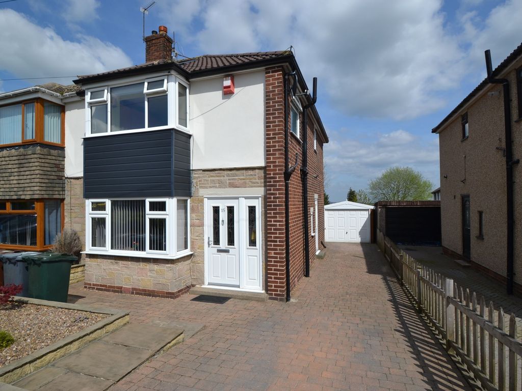 3 bed semidetached house for sale in Hall Avenue, Eccleshill, Bradford