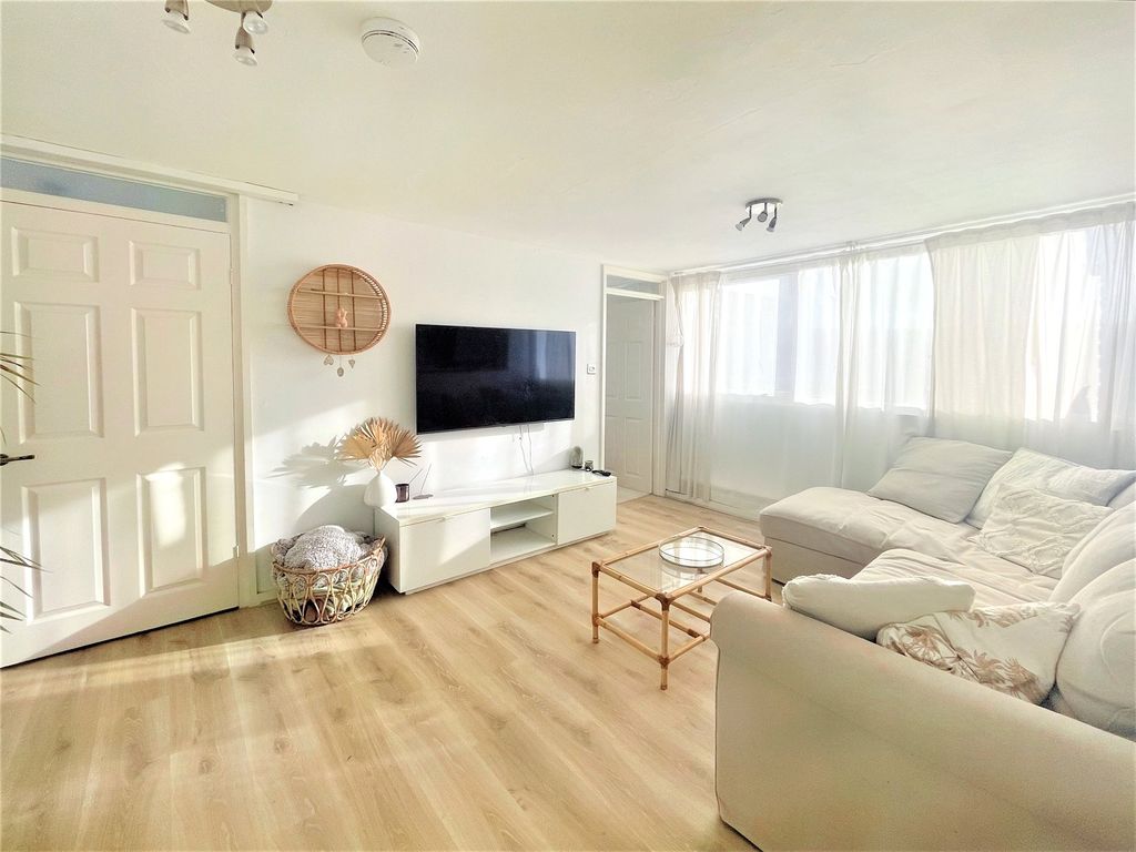 2 bed flat to rent in Wren Hill, Brixham, Devon TQ5, £800 pcm Zoopla