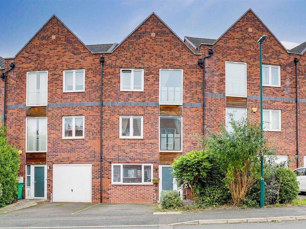 3 bed town house for sale in Caxton Road, Sherwood, Nottingham. NG5, £