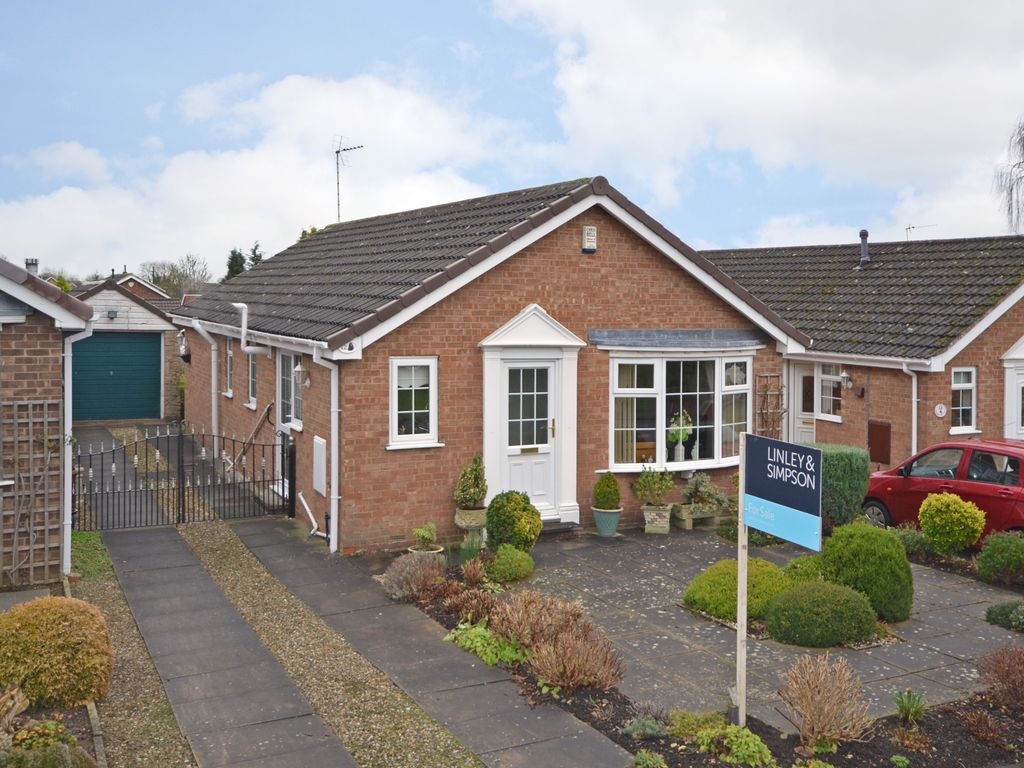 2 bed detached bungalow for sale in Farriers Croft, Copmanthorpe, York