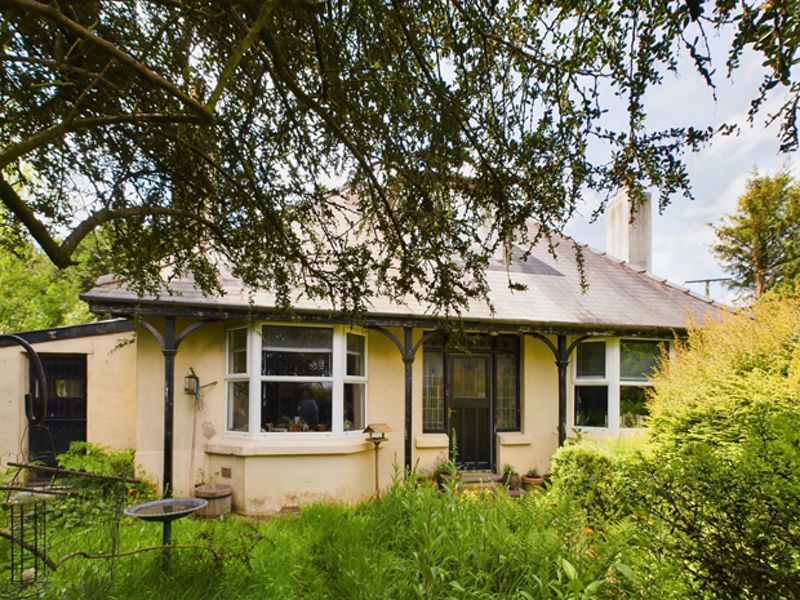 2 bed detached bungalow for sale in Trelech, Carmarthen SA33, £285,000 Zoopla