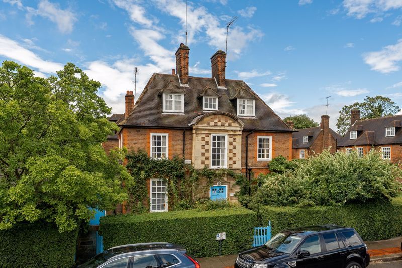 6 bed property for sale in Corringham Road, Hampstead Garden Suburb