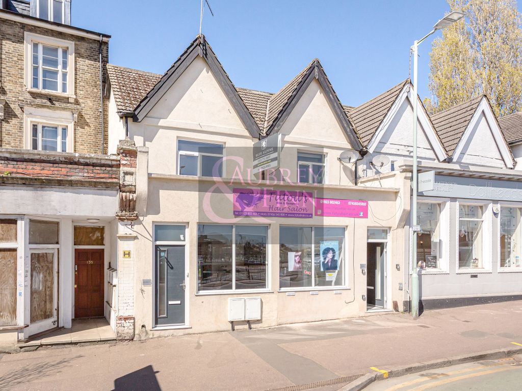 3 bed flat for sale in St. Albans Road, Watford, Hertfordshire WD17, £