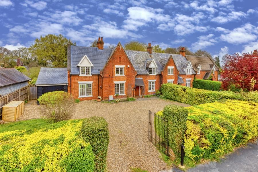 4 bed semidetached house for sale in Almners Road, Lyne, Chertsey KT16