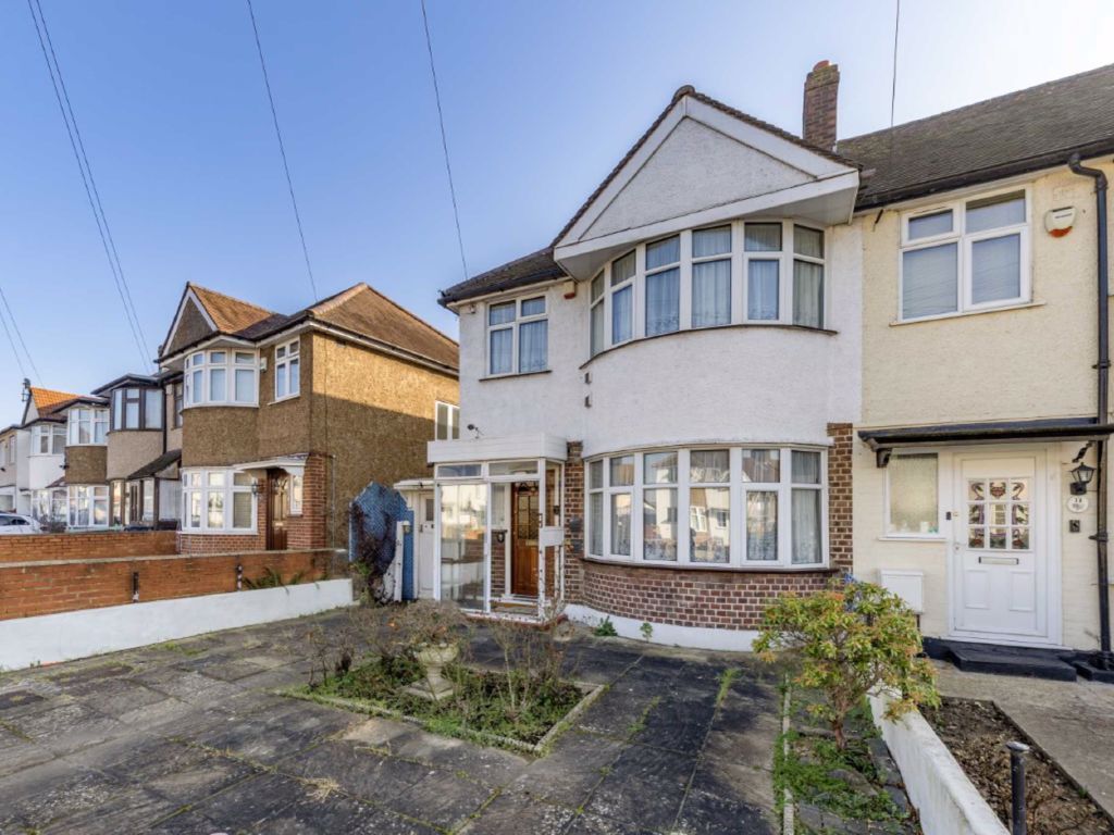 3 bed property for sale in Elmer Gardens, Isleworth TW7 Zoopla