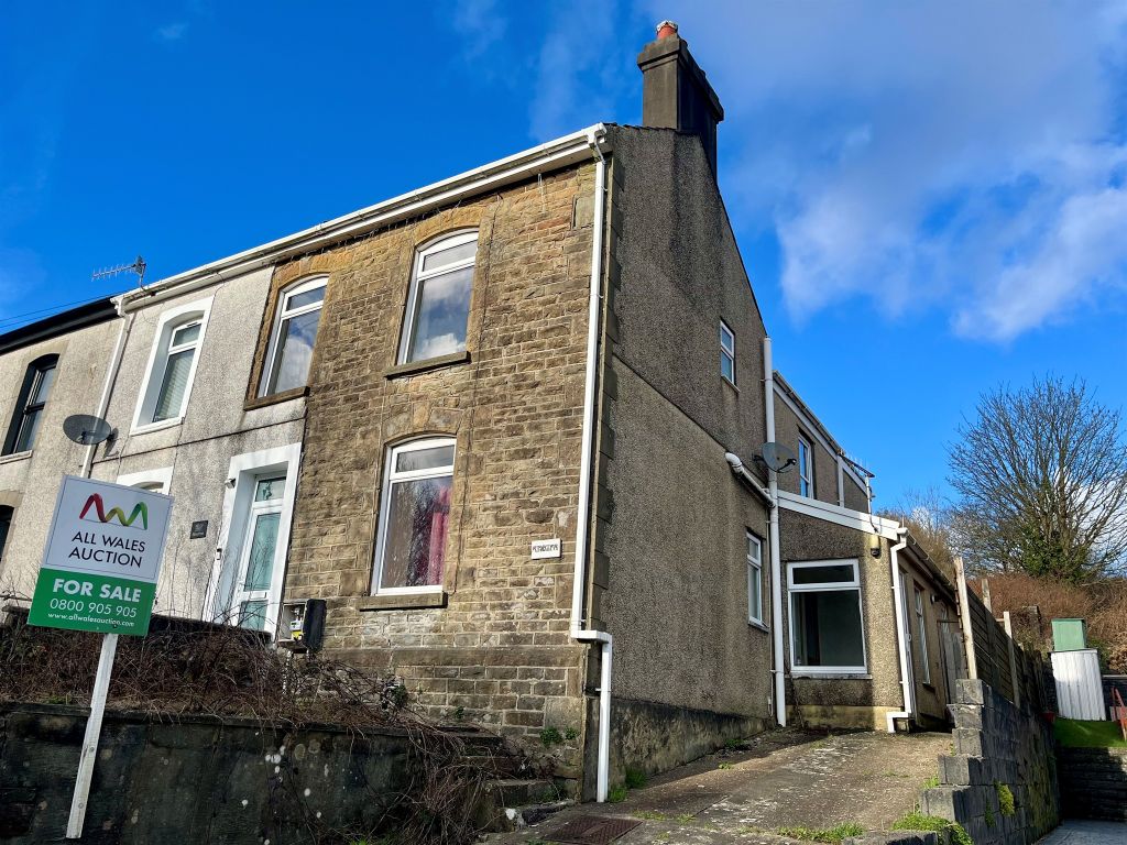 3 bed end terrace house for sale in Crymlyn Road, Llansamlet, Swansea