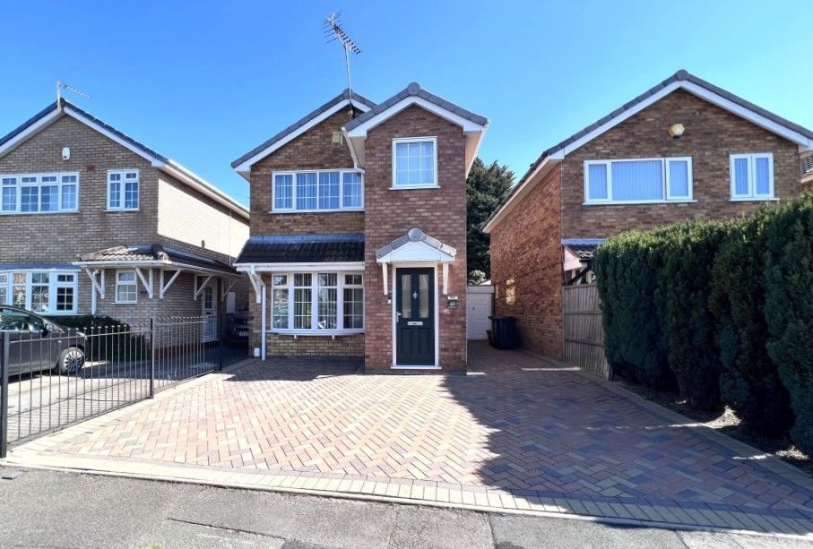 3 bed detached house for sale in Dursley Close, Willenhall WV12 Zoopla