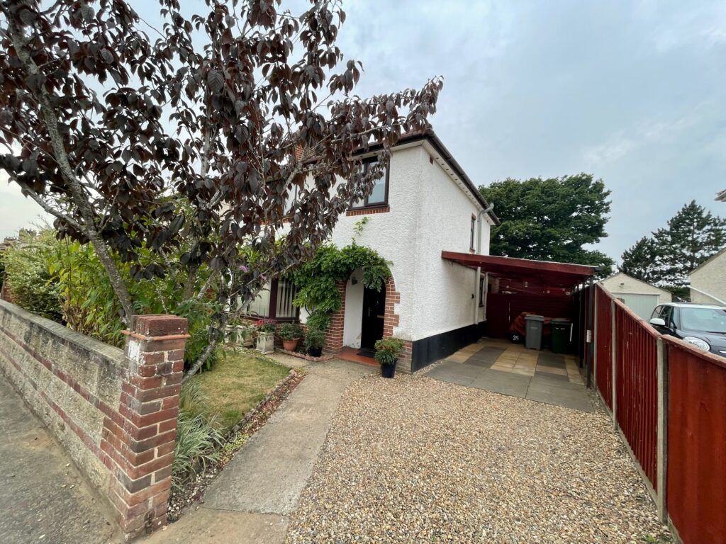 3 bed semidetached house for sale in Overbury Road, Hellesdon, Norwich