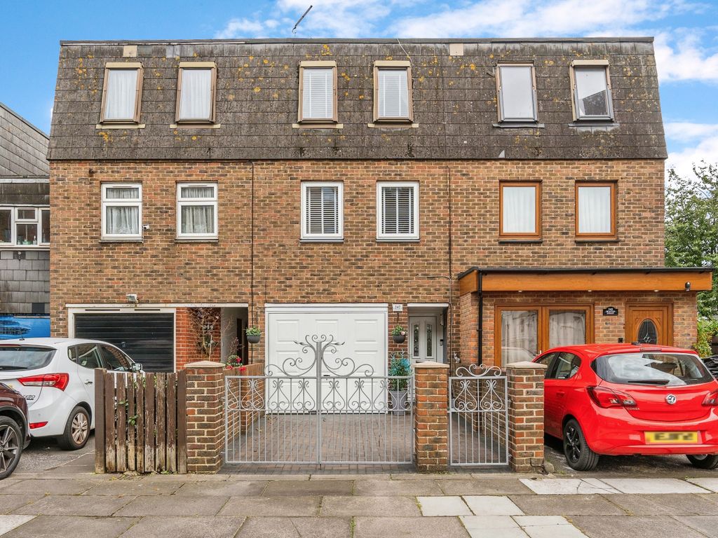 3 bed terraced house for sale in Grafton Street, Portsmouth, Hampshire