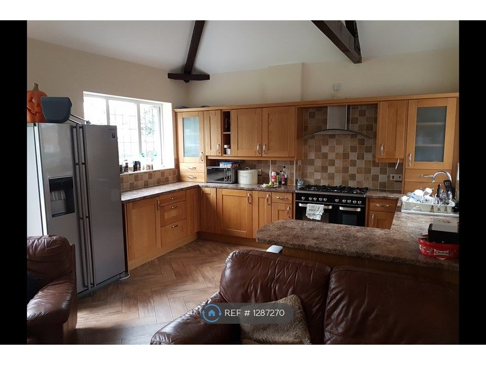 Room to rent in Park Road West, Wolverhampton WV1, £485 pcm Zoopla