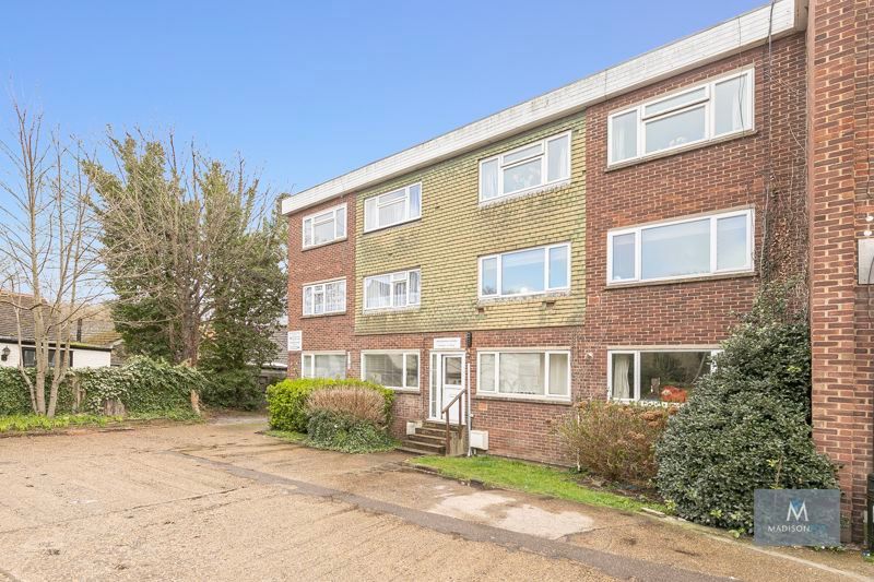 2 bed flat to rent in Lower Road, Loughton IG10 Zoopla