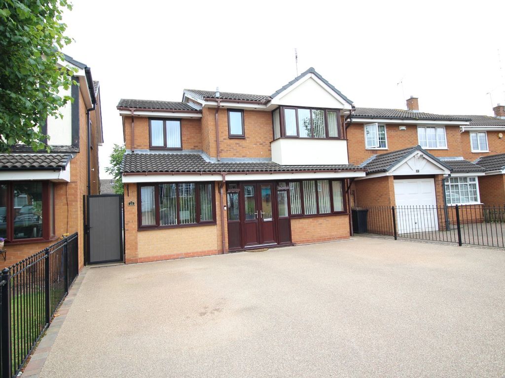5 bed detached house for sale in Tewkesbury Drive, Bedworth