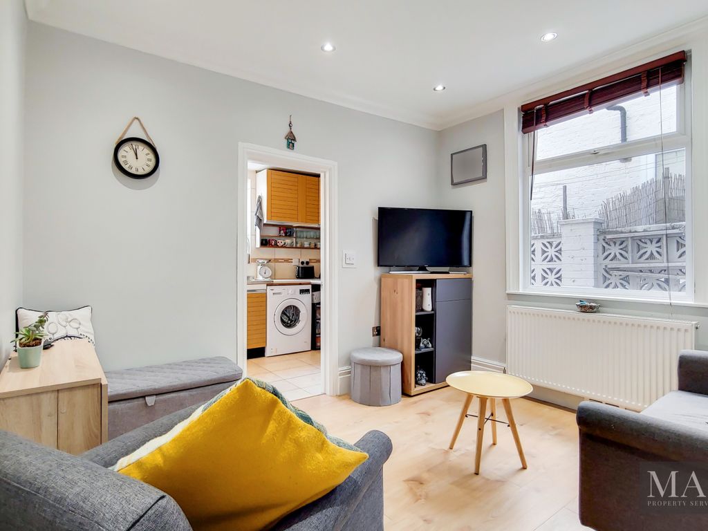 3 bed flat for sale in Tynemouth Street, London SW6 Zoopla