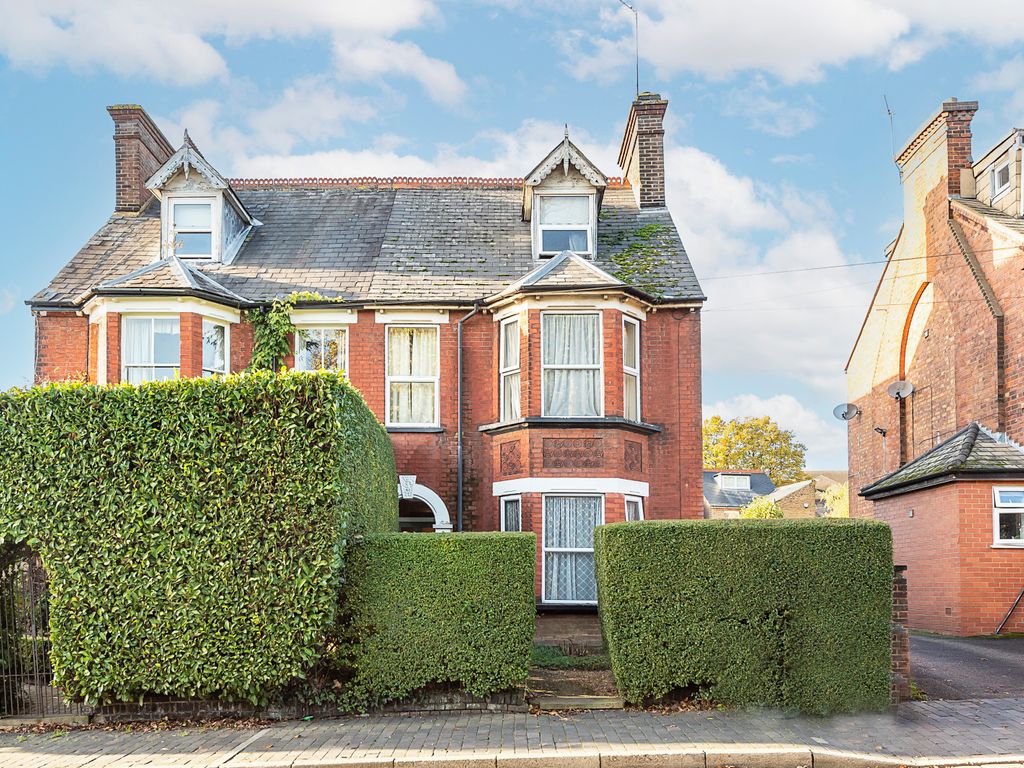 4 bed semidetached house for sale in Upper Lattimore Road, St. Albans, Hertfordshire AL1 Zoopla