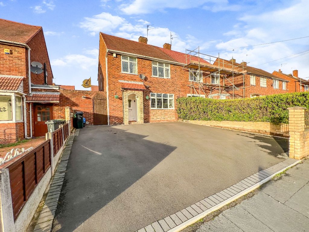3 bed semidetached house for sale in Swanfield Road, Wordsley
