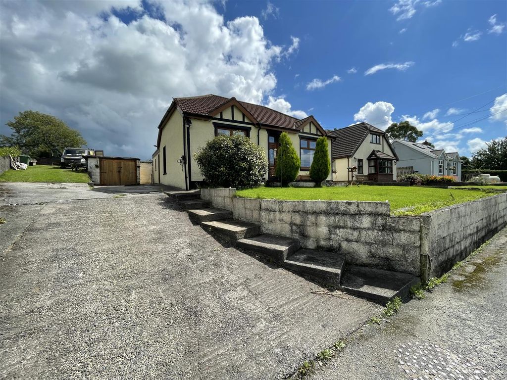 3 bed detached bungalow for sale in Capel Seion Road, Pontyberem