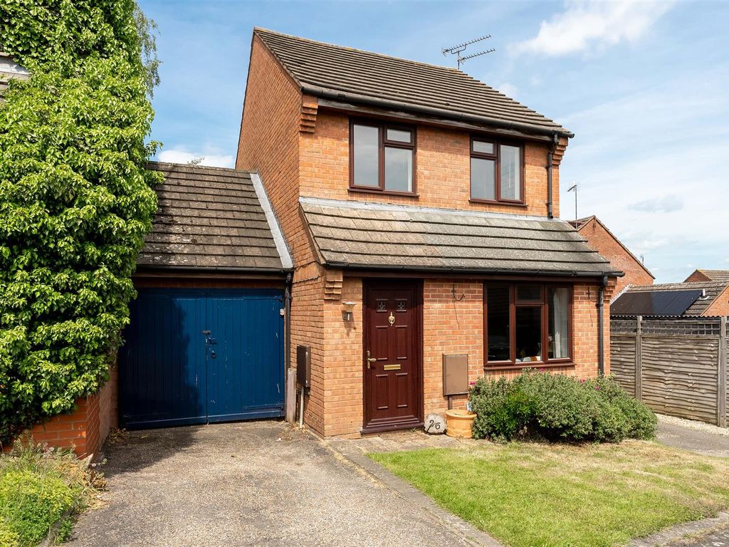 3 bed linkdetached house for sale in The Greaves Way,