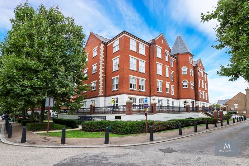 2 bed flat for sale in The Boulevard, Woodford Green IG8 Zoopla
