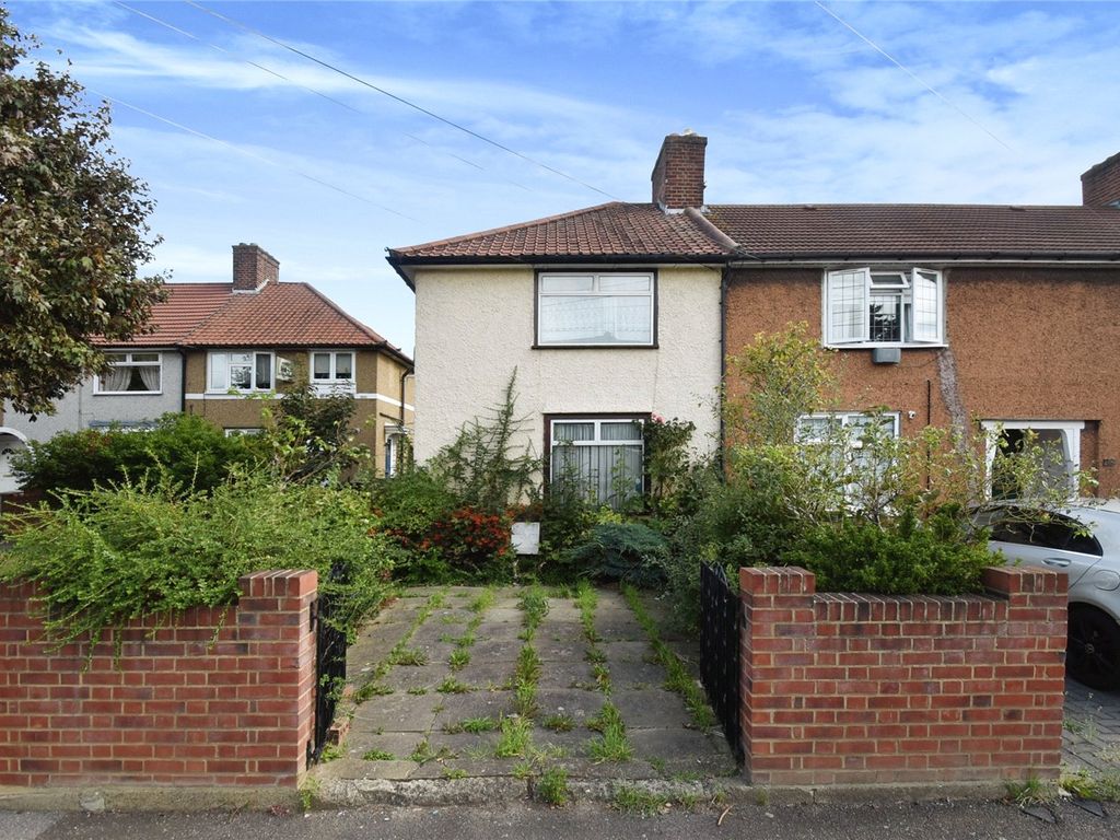 2 bed end terrace house for sale in Standfield Road, Dagenham RM10, £