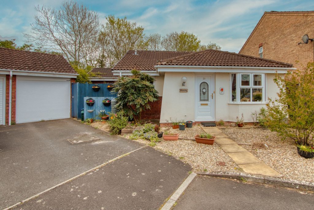 3 bed detached bungalow for sale in Marden Grove, Taunton TA1 Zoopla