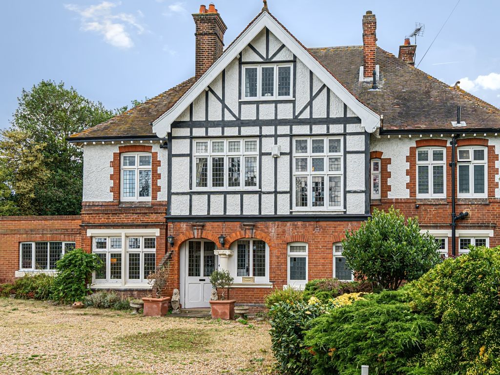 4 bed semidetached house for sale in Park Avenue, Gravesend DA12 Zoopla