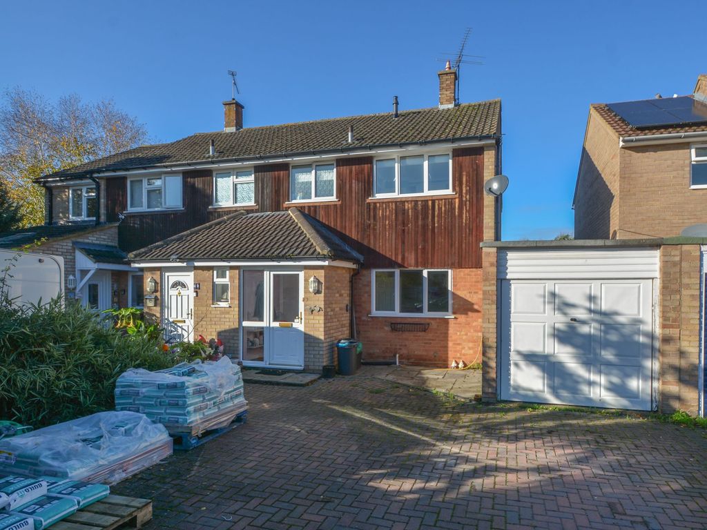Valley Crescent, Wokingham RG41  