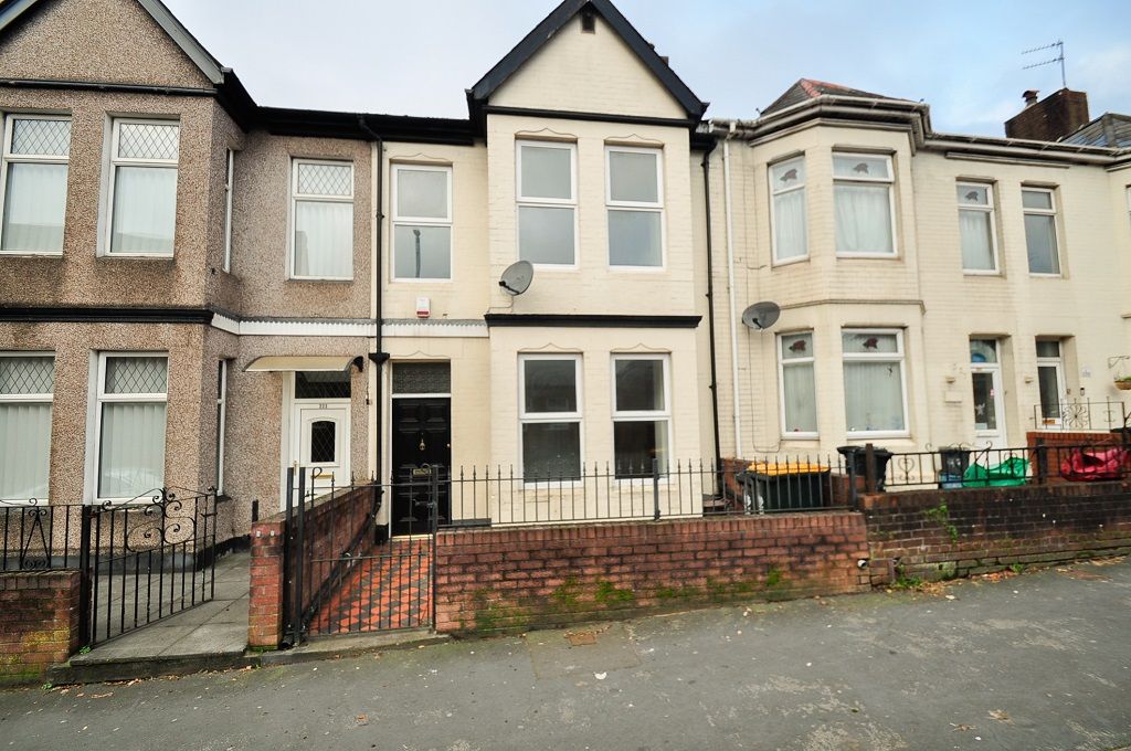 3 bed terraced house to rent in Caerleon Road, Newport, Gwent NP19, £