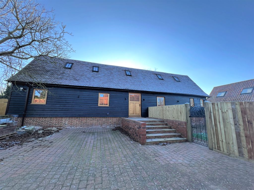 2 bed barn conversion to rent in Little Bardfield, Braintree CM7, £2,000 pcm Zoopla