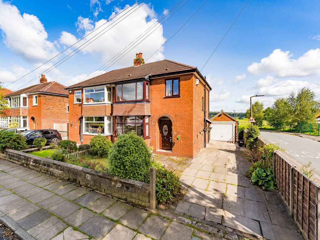 3 bed semidetached house for sale in Purbeck Drive, Bury BL8, £240,000