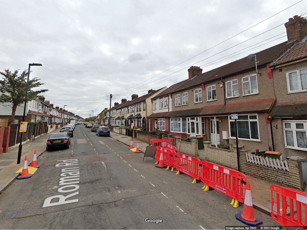 3 bed terraced house to rent in Roman Road, London E6 Zoopla