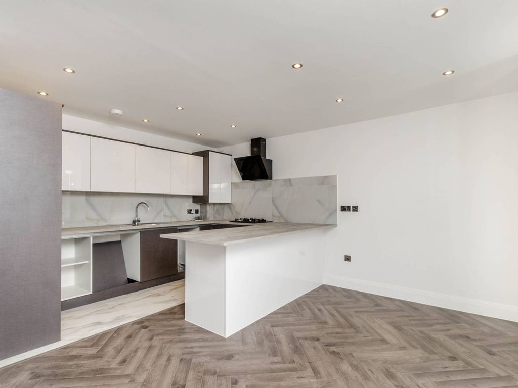 2 bed flat for sale in Roxborough Road, Harrow HA1, £425,000 Zoopla